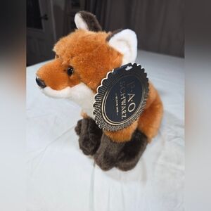 FAO Schwarz Red Fox Plush Sitting Stuffed Animal  NWT